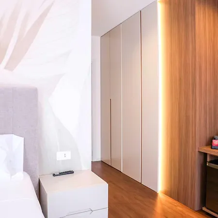 Tirone Luxury לינה וארוחת בוקר Cirò Marina